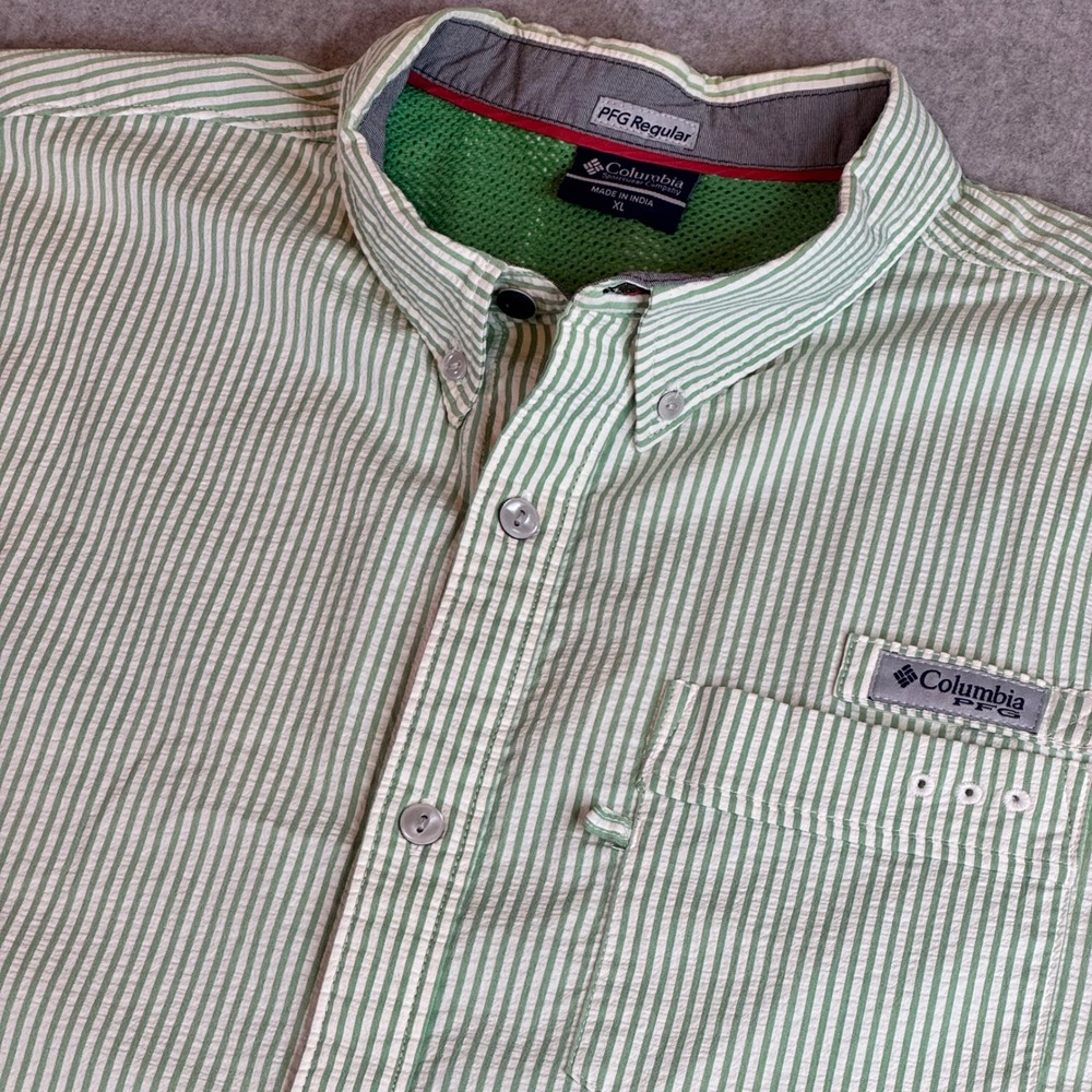 Columbia PFG Regular Mens XL Green Seersucker Striped Short Sleeve Fishing Shirt